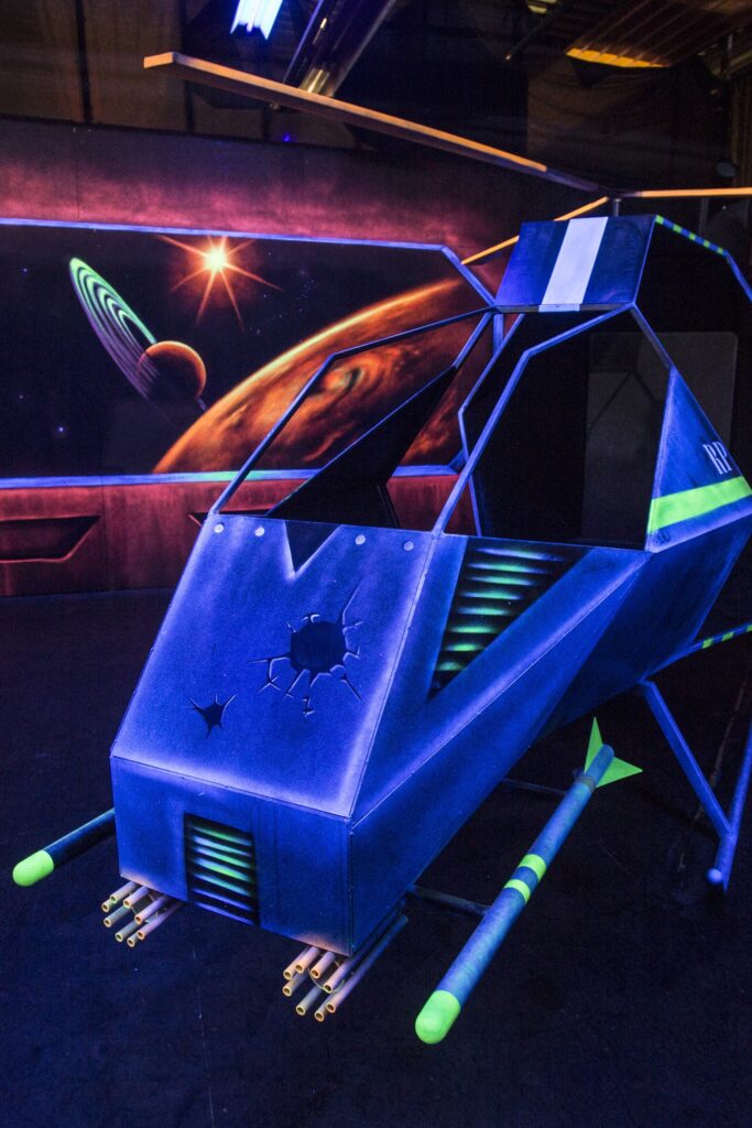 De helikopter in de lasergame arena om dekking te zoeken tijdens de lasergame battle.