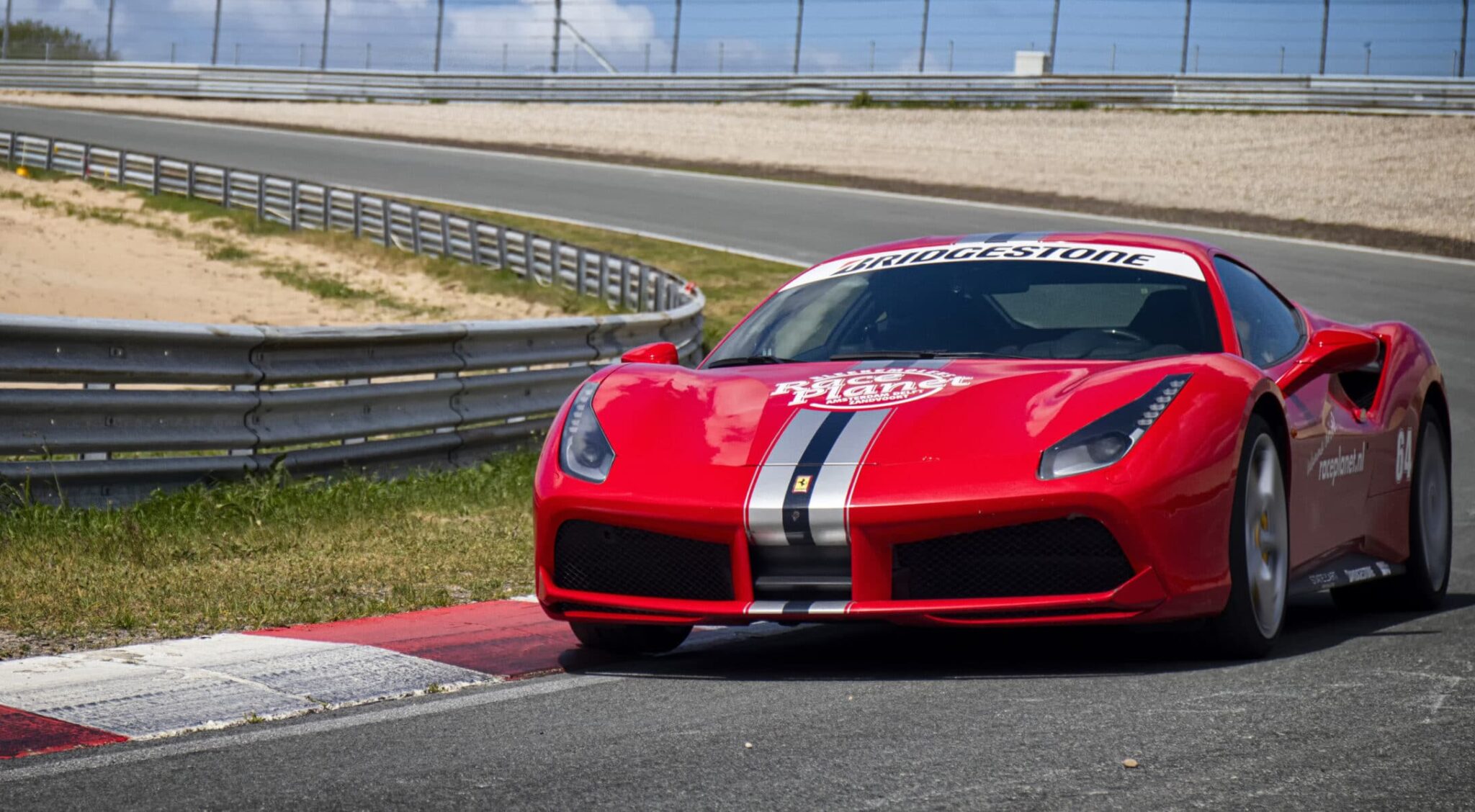 Een Ferrari cadeau doen? Bij Race kan het! Race