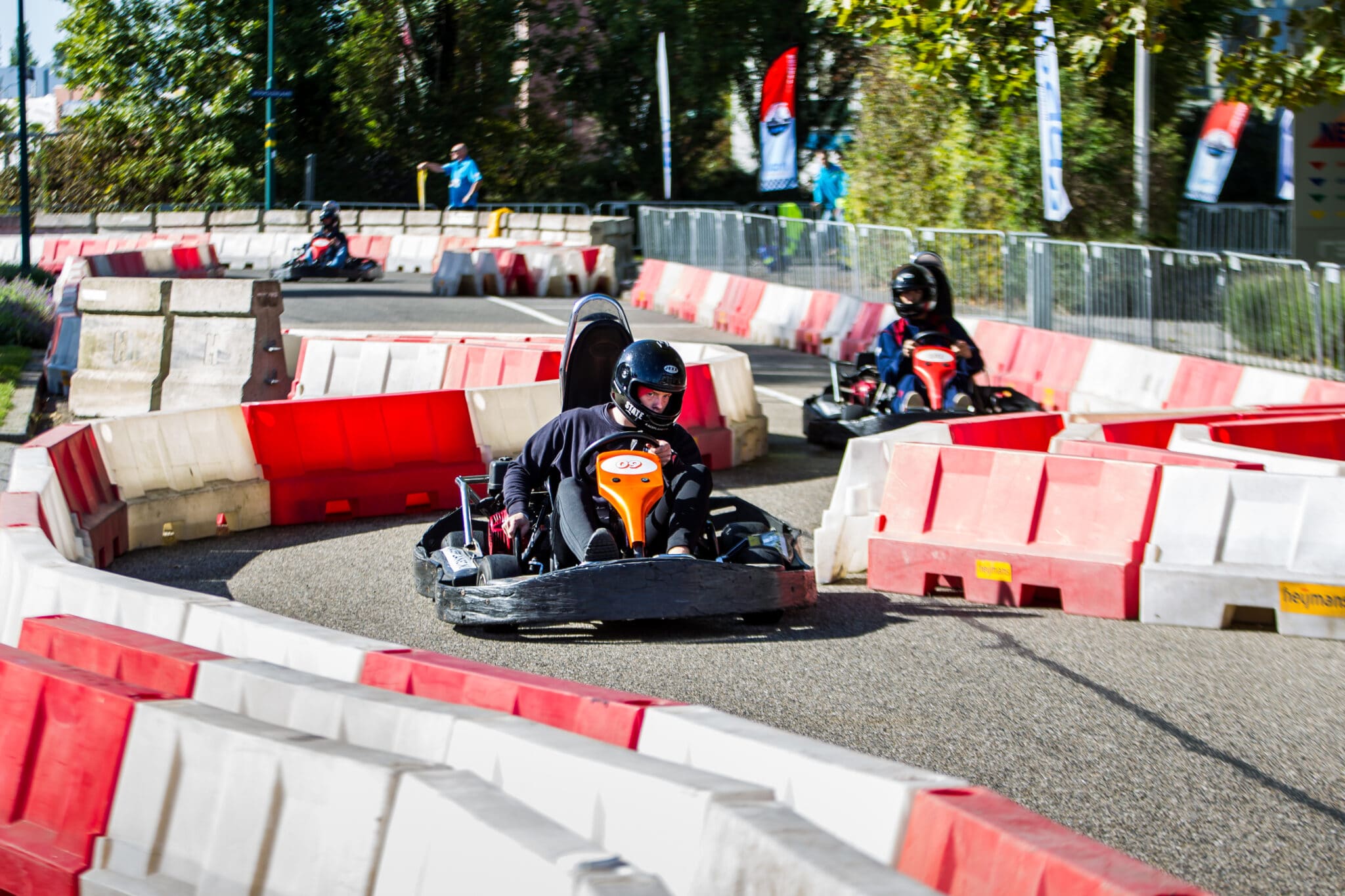 Outoor kart Race tijdens de Race Experience in de karts! Race